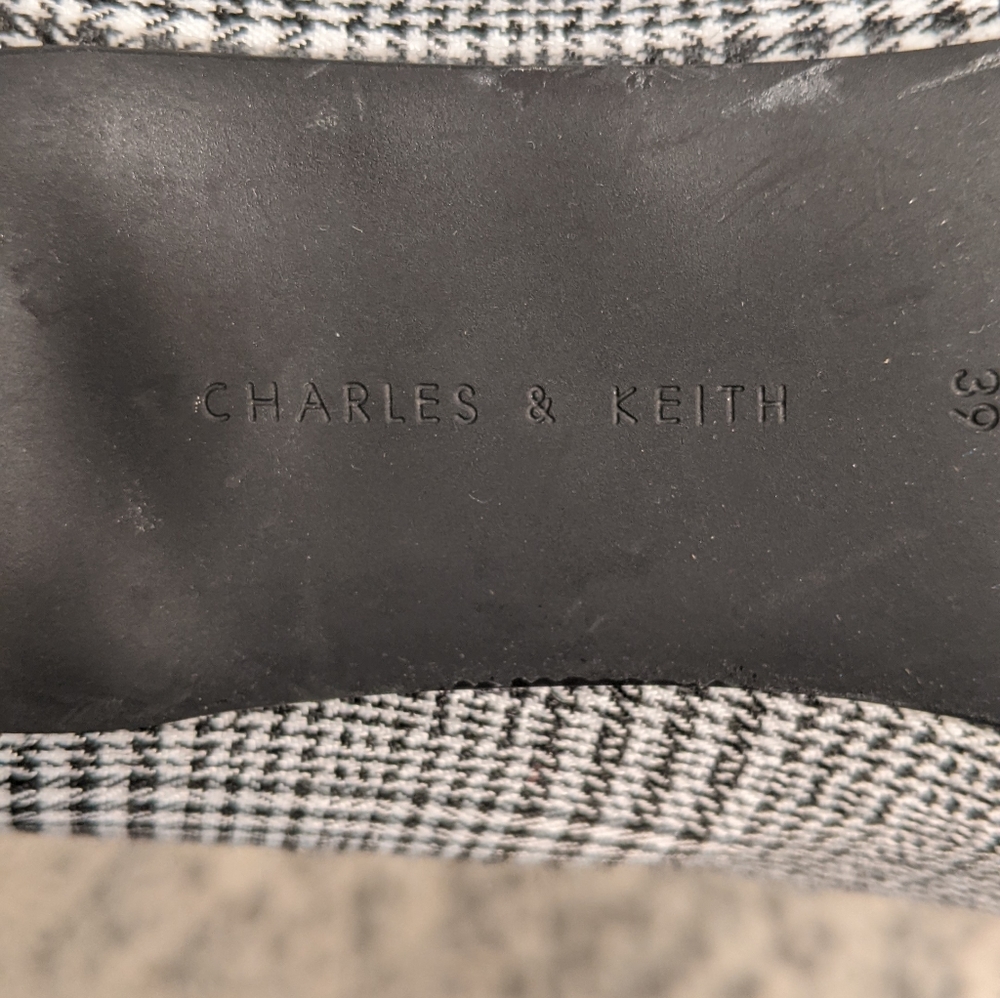 Charles & Keith Shoes - Size 39 Embroidered Plaid Ankle Bootie with Kitten Heel - Picture 5 of 6